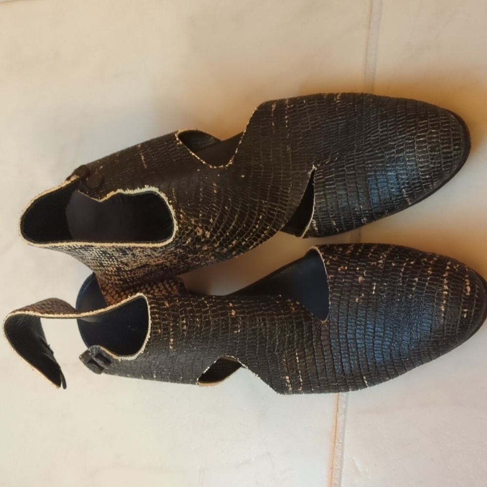 Elegant Black Textured Women's Shoes